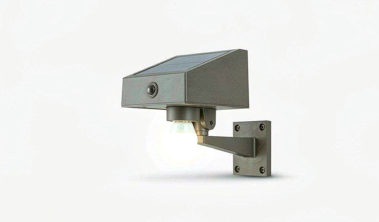 Solar outdoor lights
